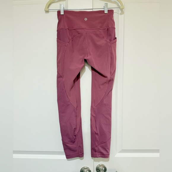 Rare Lululemon All The Right Places SZ 4 cropped - Picture 3 of 5